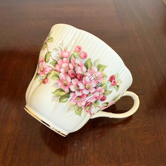 Royal Albert Bone China Blossom Time Series Apple Blossom Tea Cup & Saucer Set - Picture 3 of 8